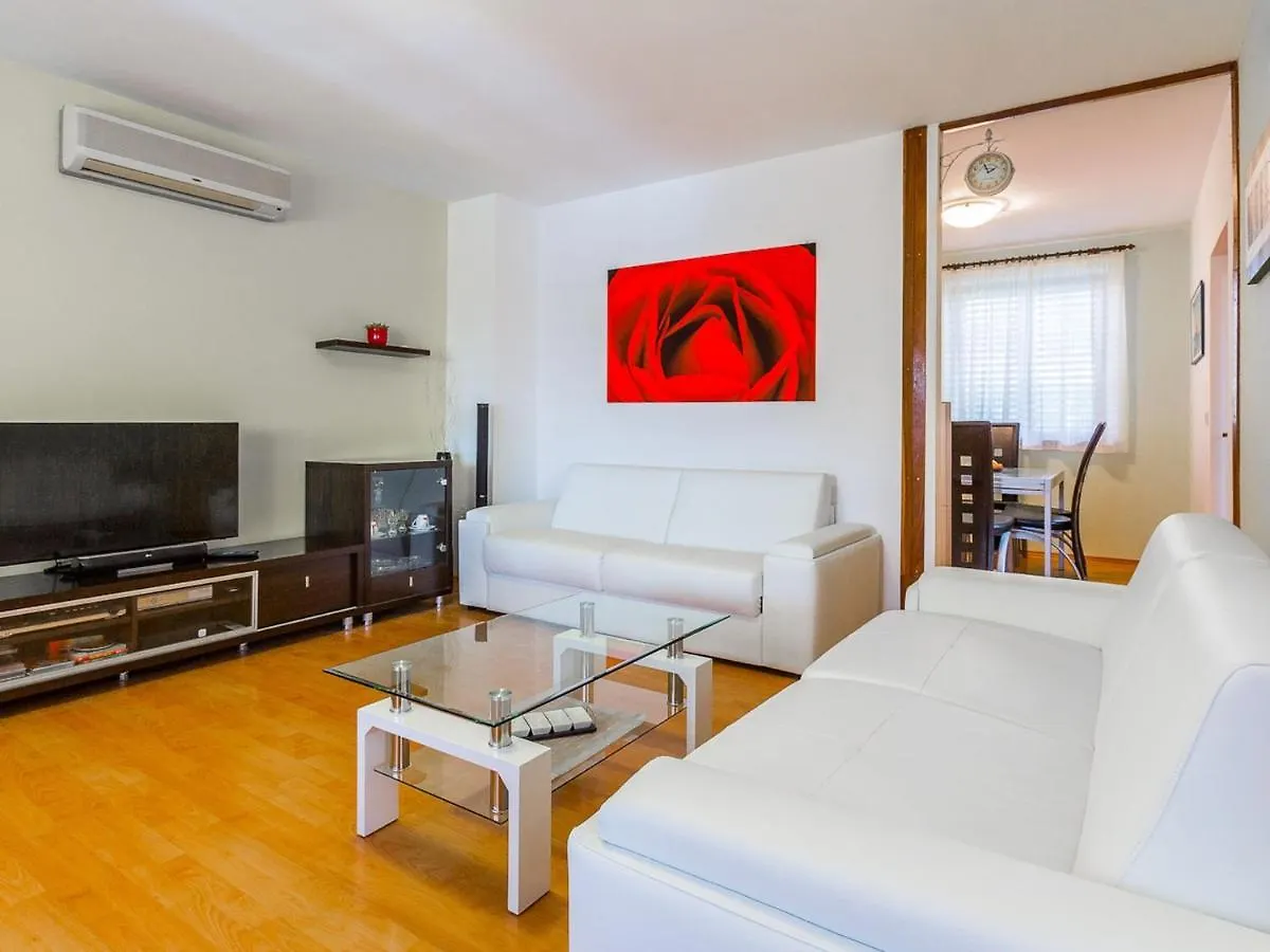 Spacious Holiday Home In Pula With Pool Croatia