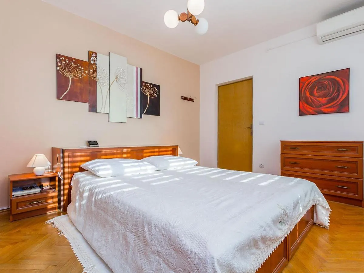 Spacious Holiday Home In Pula With Pool